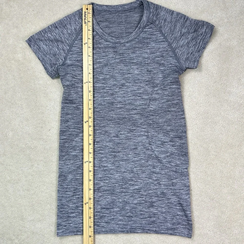 Lululemon Metal Vent Womens 6 TShirt Training Gym Workout Performance